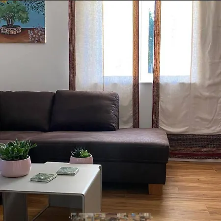Cosy Flat In In A Charming Area